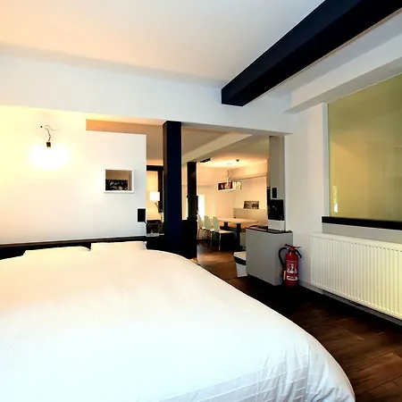 Holiday home Luxurious Mansion In Near Forest Robertville